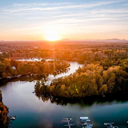 Halesford Harbour Resort - Smith Mountain Lake Moneta Exterior foto
